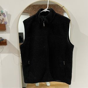 NWT Vineyard Vines Shearling Vest